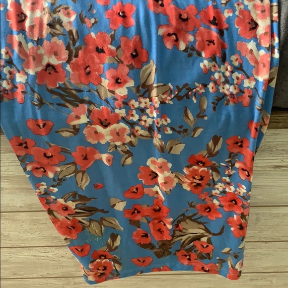 Long sleeve Flower dress - Picture 4 of 4